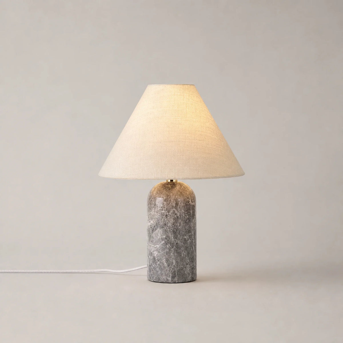 Konisk bordlampe i marmor Verona