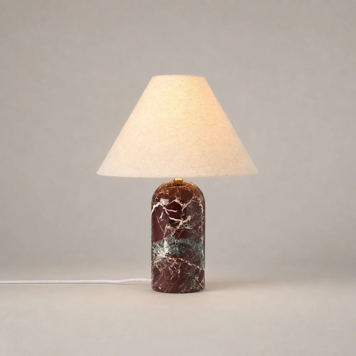 Konisk bordlampe i marmor Verona