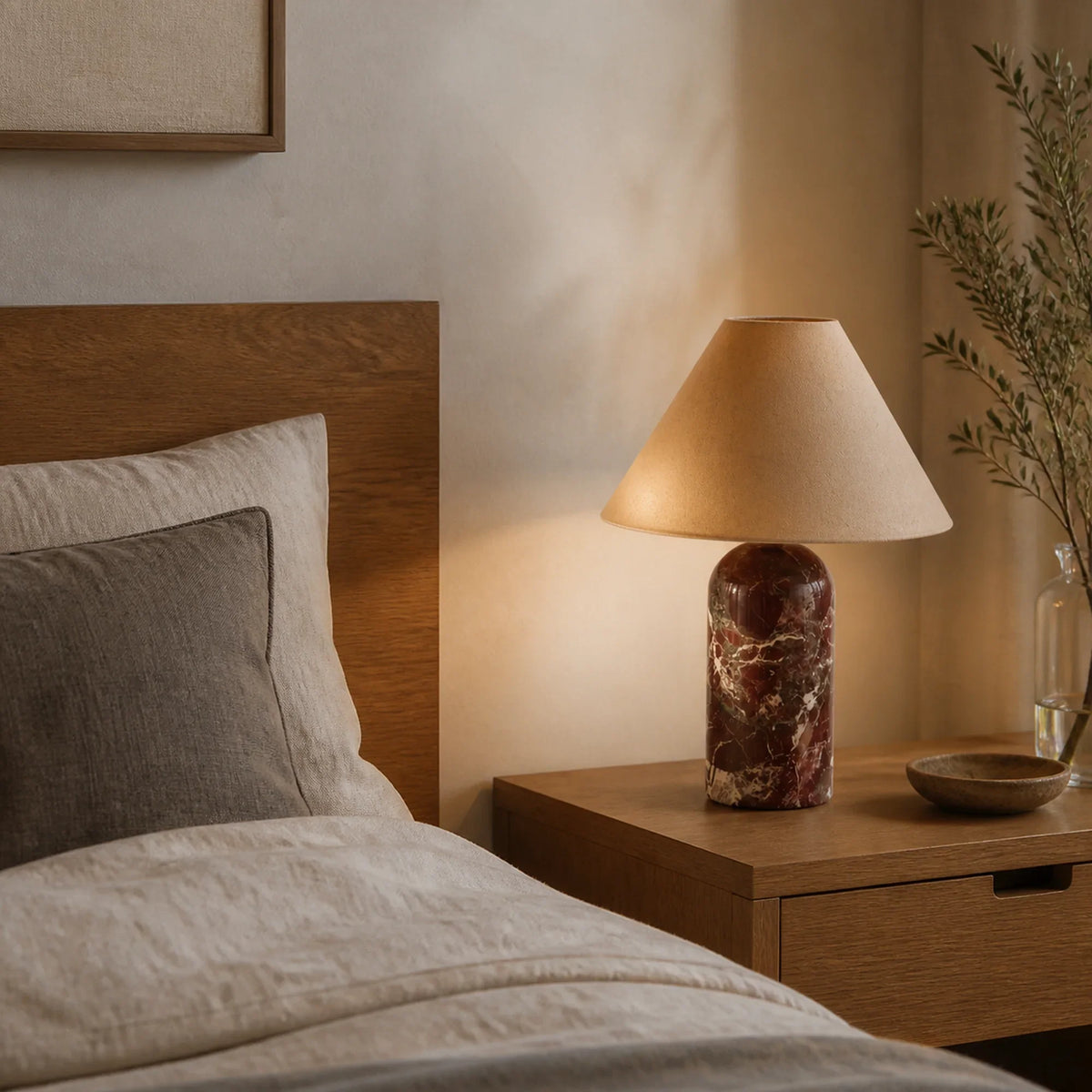 Konisk bordlampe i marmor Verona