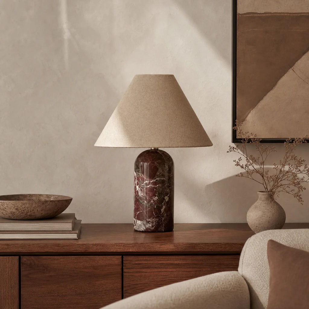Konisk bordlampe i marmor Verona