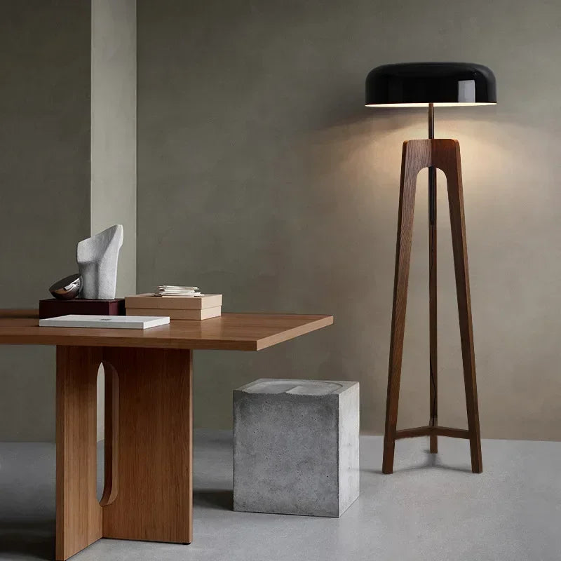 Tripod Floor Lamp Trivora