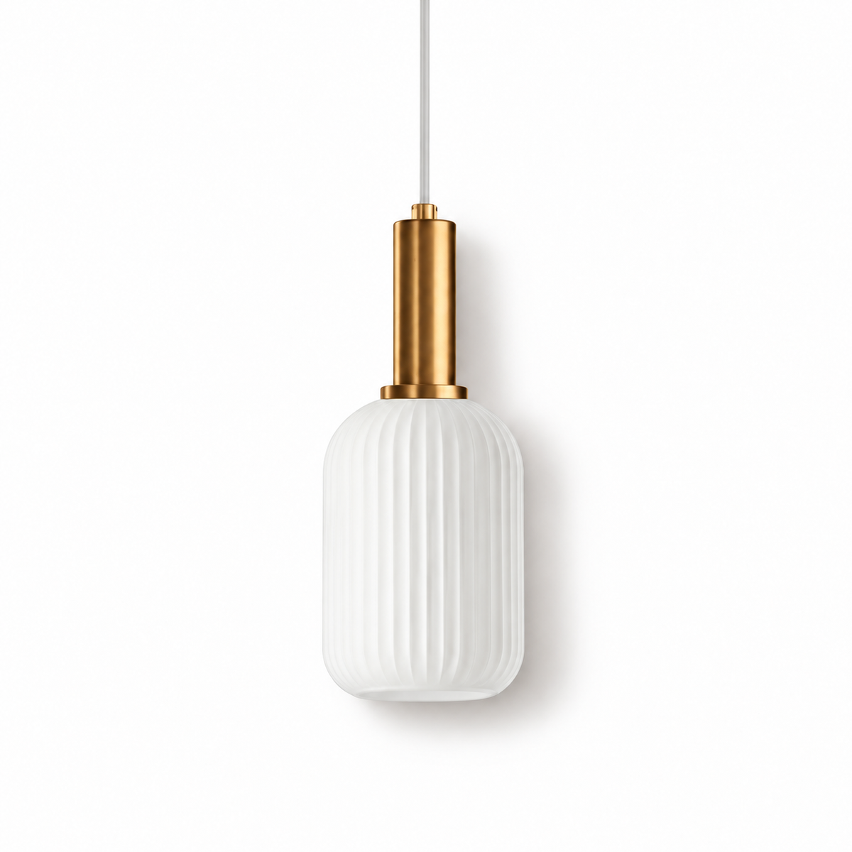 Loftlampe i opalglas og messing Opalia